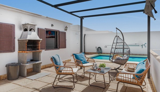 Vacation 'Aurora' with Mountain View, Private Pool and Private Terrace