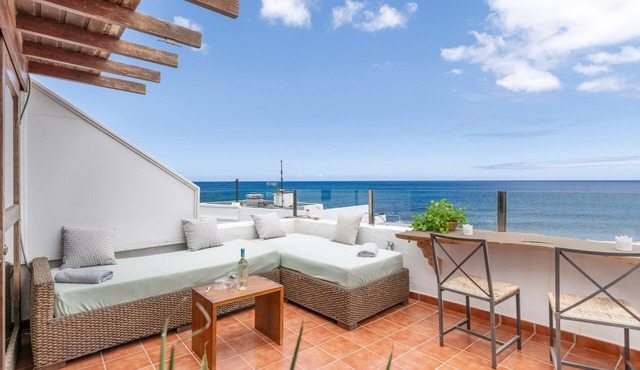 Vacation Home 'Casa Roque' with Sea View, Wi-Fi and Air Conditioning