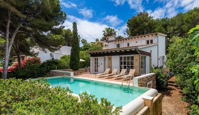 Vacation Home Villa Cala Padri with Pool, Wi-Fi, A/C, Terrace & Garden