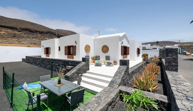 Vacation Home 'Villa Tahoyo' with Mountain View, Private Terrace and Wi-Fi