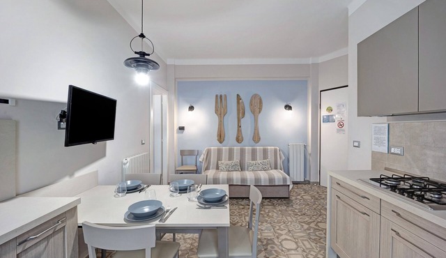 'Victoria Apartments Maiolica' with Balcony, A/C & Wi-Fi