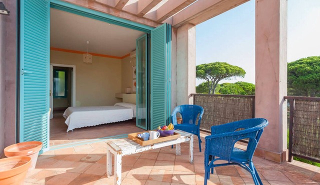 Villa 5 minutes from the beach of Roche with garden and pool ideal for families
