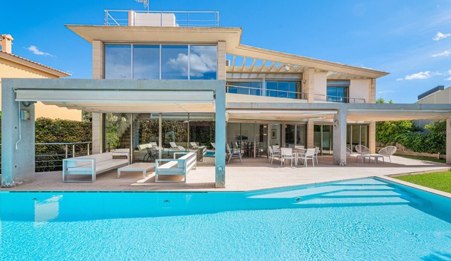 Villa Agusmar with Sea View, Pool & Wi-Fi