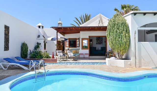 Villa Alex with WiFi and Pool