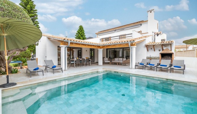 Villa 'Ana Puerto Pollensa' with Mountain View, Wi-Fi and Air Conditioning