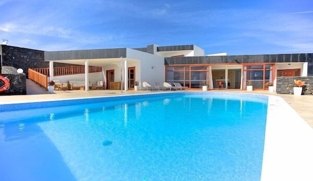 Villa and Annex with Heated Pool and Incredible Ocean Views