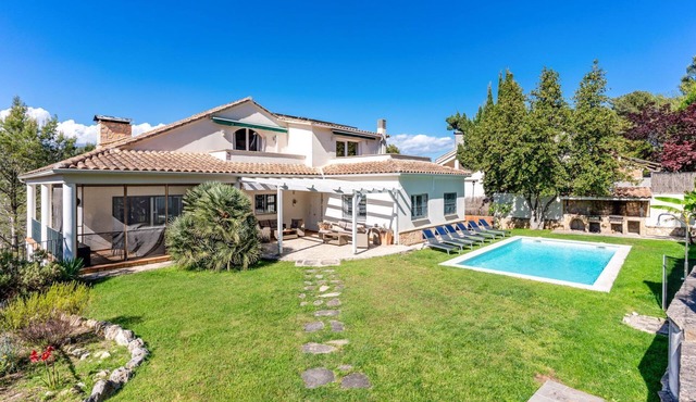 Villa Arizona - Six Bedroom Villa, Sleeps 15