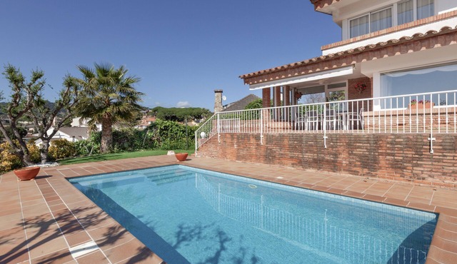 Villa 'Berganti' with Private Pool, Wi-Fi, and Air Conditioning