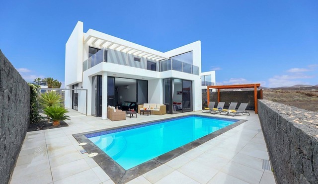 Villa Bernialiss - Three Bedroom Villa, Sleeps 6