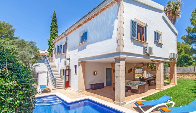 Villa "Blue Pearl" with Private Pool, Private Terraces & Wi-Fi