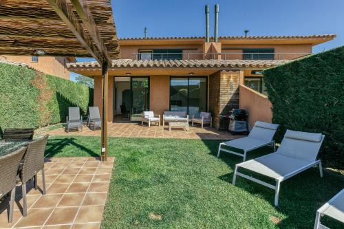 Villa Brenda Torremirona Resort