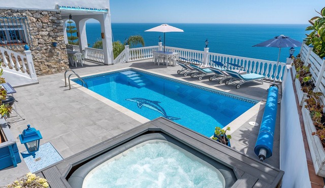 Villa "Buganvilla" with Sea Views, Pool, Hot Tub, Terraces and Garden