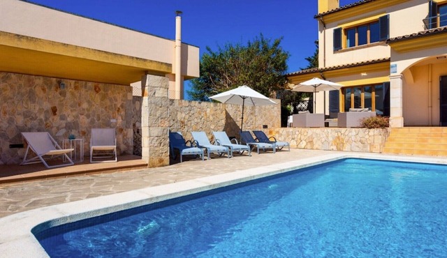 Villa 'Ca Nostra' with Private Pool, Shared Terrace and Wi-Fi
