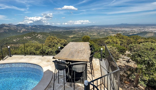 Villa 'Carlini' with Sea View, Wi-Fi and Air Conditioning