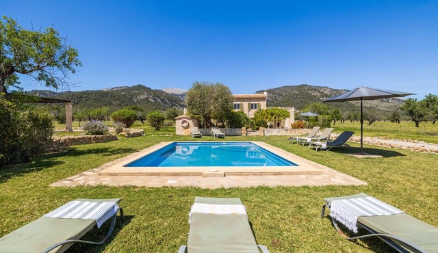 Villa 'Casa De Los Almendros' with Mountain View, Private Pool and Wi-Fi