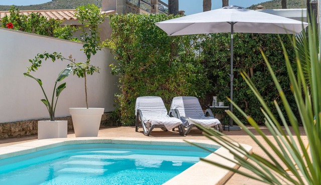 Villa Claudine, 800 meters from the beach with pool, for 6 People