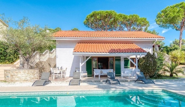 Villa "Costacabana - Primadonna" with Private Pool, Private Terrace & Wi-Fi
