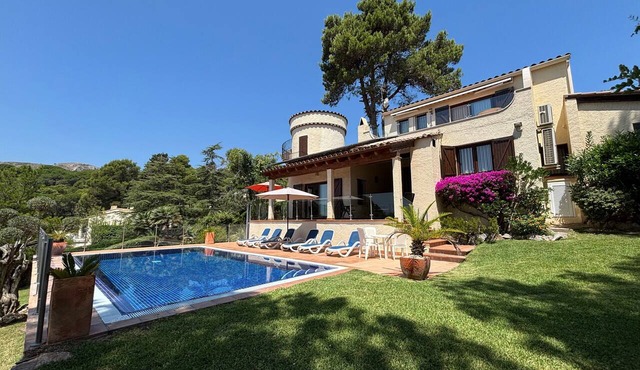 Villa 'Estrella' with Mountain View, Wi-Fi and Air Conditioning
