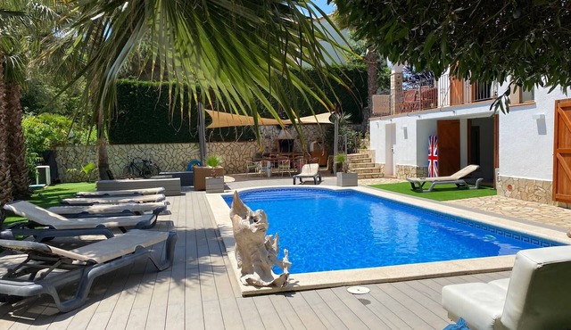 Villa Francisco with Mountain View, Pool and Wi-Fi