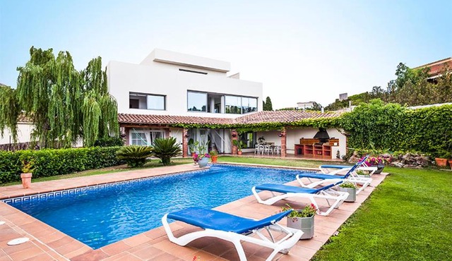Villa Garriguella