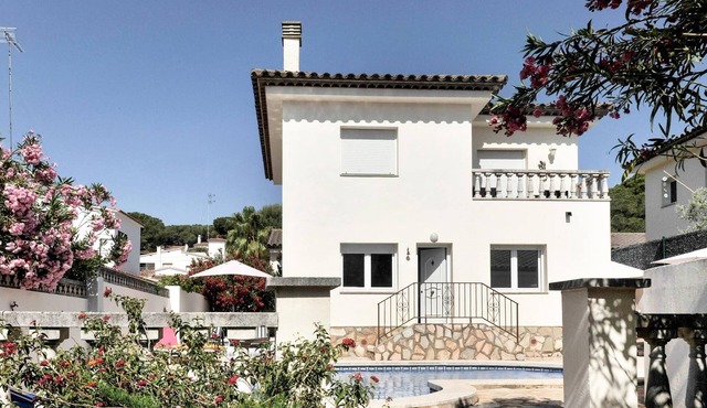 Villa in the area of the cove of Montgo