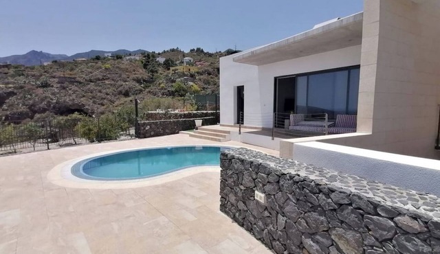 VILLA "LA FLORIDA" - WONDERFUL VIEWS - POOL - WIFI