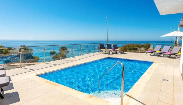 Villa Ladera Vista by Villa Plus