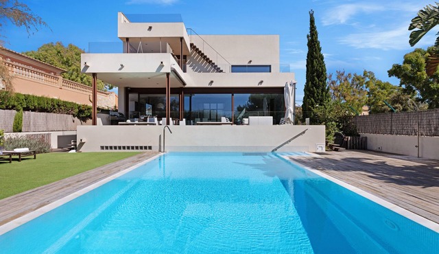 Villa Marina Cristal Minimalist BBQ Beach of Palma, heated pool optional
