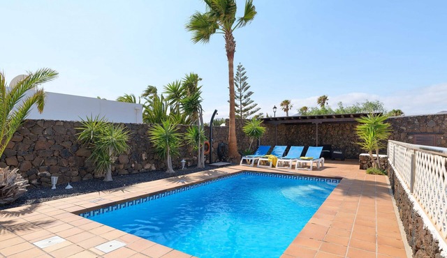 Villa Marisol, Heated Pool in Los Mojones