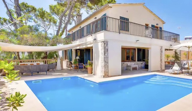 Villa mit Pool in Cala Estancia, nahe Palma by Interhome