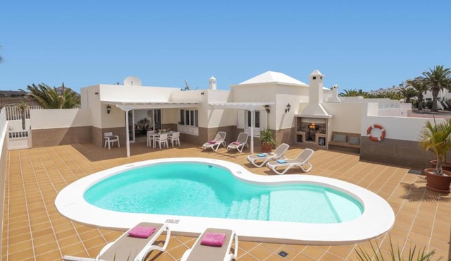 Villa Olivina 1 by Villa Plus