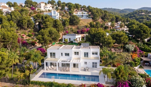 Villa 'Palacio Nazari' with Private Pool, Wi-Fi and Air Conditioning