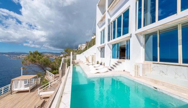Villa 'Port Adriano' with Sea View, Wi-Fi and Air Conditioning