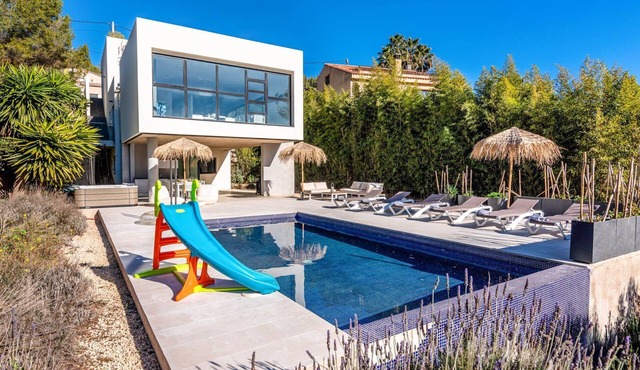Villa Pura Vida - Four Bedroom Villa, Sleeps 10