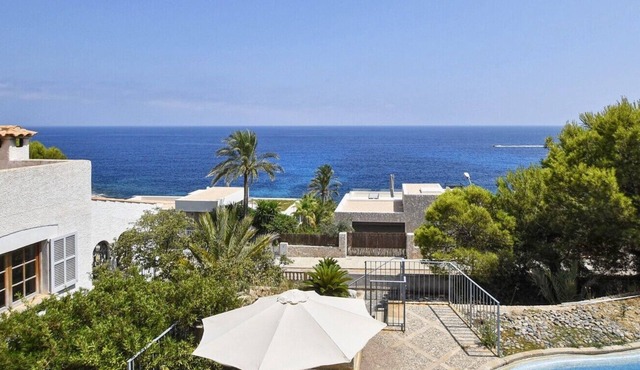 Villa 'Ratjada' with Sea View, Wi-Fi and Air Conditioning