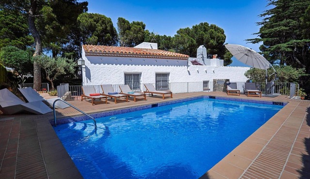 Villa 'Sant Genís' with Sea Views, Private Pool and Wi-Fi