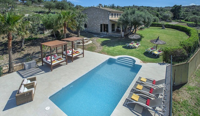 VILLA SIQUIER - LUXURY RETREAT WITH MOUNTAIN VIEWS