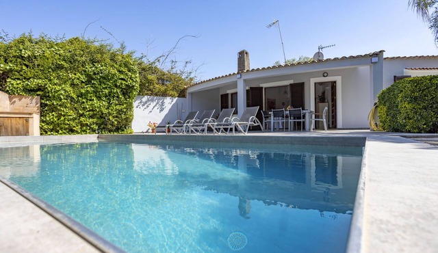 Villa with 2 bedrooms and 1 bathroom, with terrace, pool and barbecue
