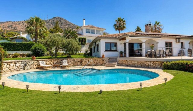 Villa with Private Pool and Mediterranean Gardens