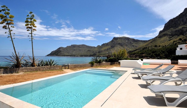 Villa XOROI- Dream front line Villa in Betlem (Mallorca) with pool and direct access to the sea. - Free Wifi