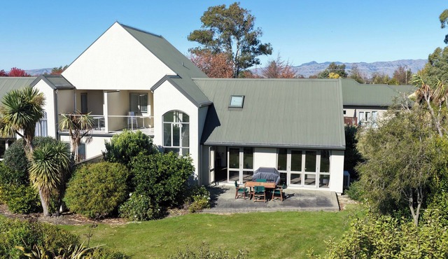 Vineyard View - Blenheim Holiday Home