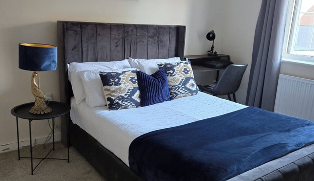 Wagtail-Sleeps 7-Parking-Garden-WiFi-2xWork Desk