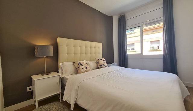 WALK to CAMP NOU - Wi-Fi/AC/3 Bed by MyRentalHost