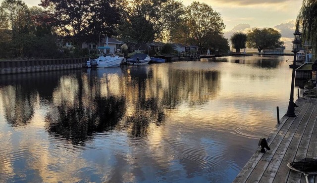Waterfront Cottage w/boat dock