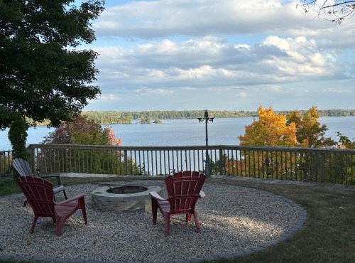 Waterfront Q Estate summer cottage
