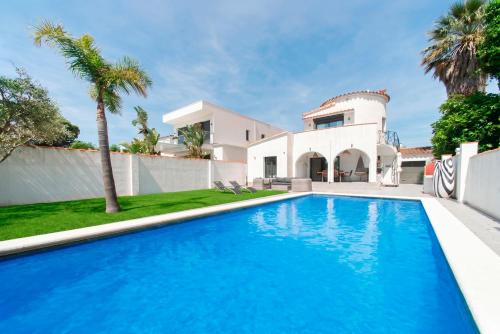 WELCS VILLA 378 EMP con piscina y jardin