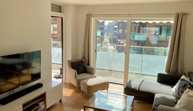 Well located, quiet specious 2 bedroom 2 bathroom with large sun terrace