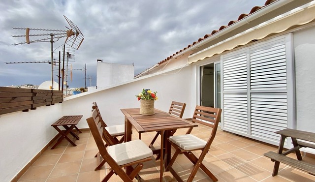 White Home, terrace with views, close to the beach