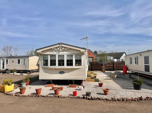 Willerby Granada 2-Bedroom Located in Uddingston, Glasgow at Maryville Caravan Site