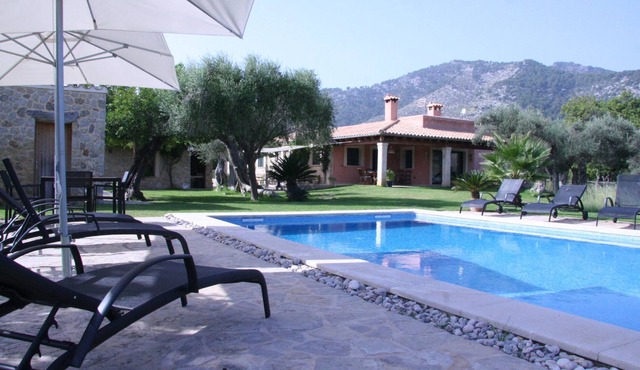 WONDERFUL BED APARTMENT WITH PRIVATE POOL AND SEPARATE ANNEX